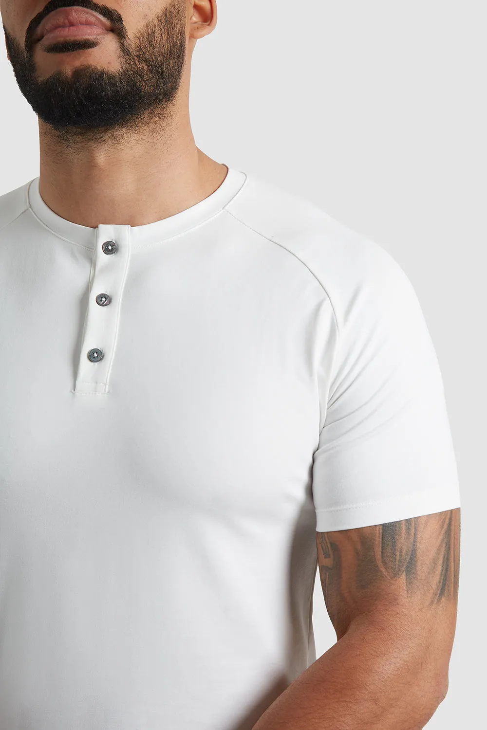 Everyday Henley T-shirt In White