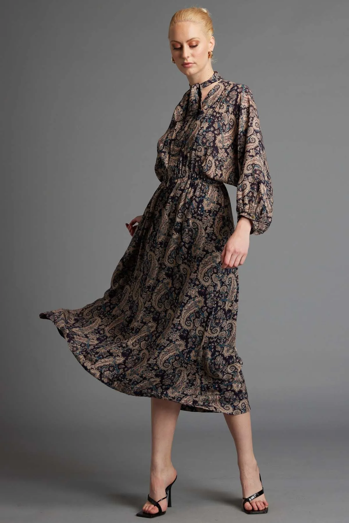 Fate   Becker Nightfever Bohemian Maxi Dress in Navy Paisley