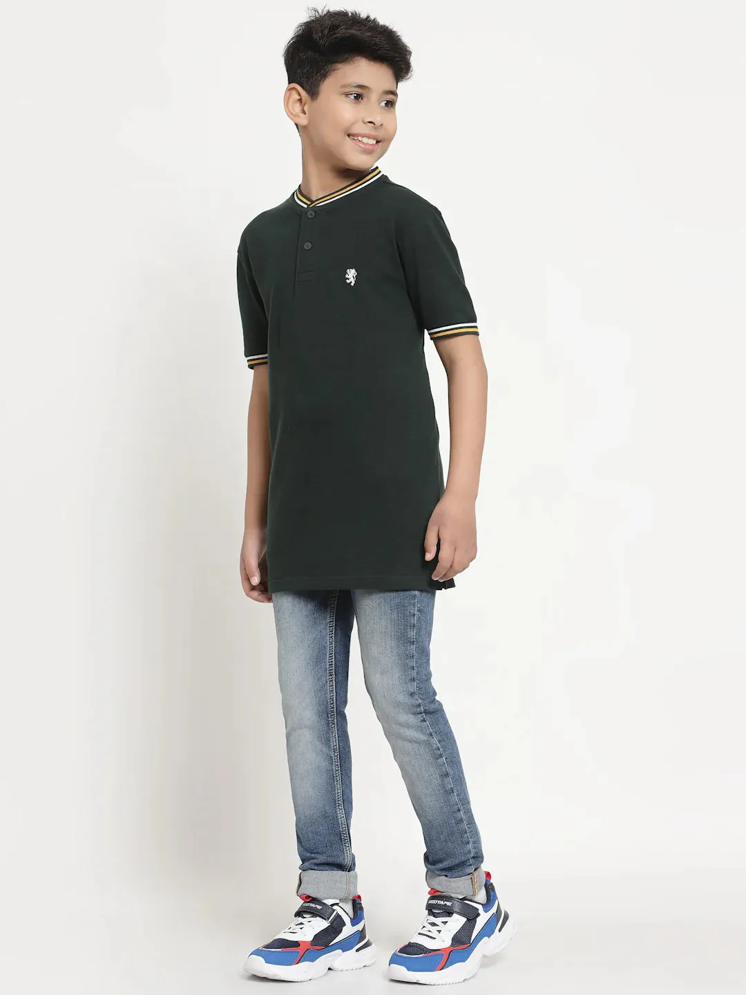 RedTape Boys Dark Green Solid T-Shirt